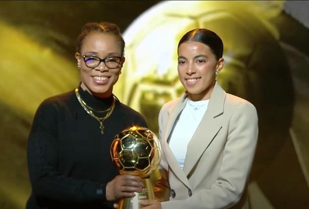 من الجيش الملكي إلى منصة الكاف… ضحى المدني تحصد لقب أفضل لاعبة شابة