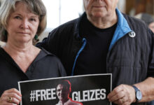 والدة الصحفي الفرنسي كريستوف غليز تناشد تبون العفو عن ابنها المسجون في الجزائر