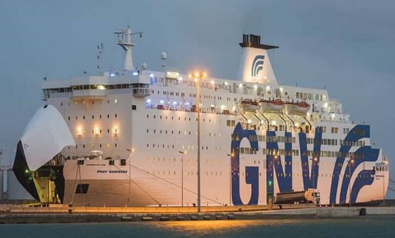 فرنسا توقف عبّارة إلى الجزائر بعد العثور على جهاز تجسس على متنها 1 فرنسا توقف عبّارة إلى الجزائر بعد العثور على جهاز تجسس على متنها