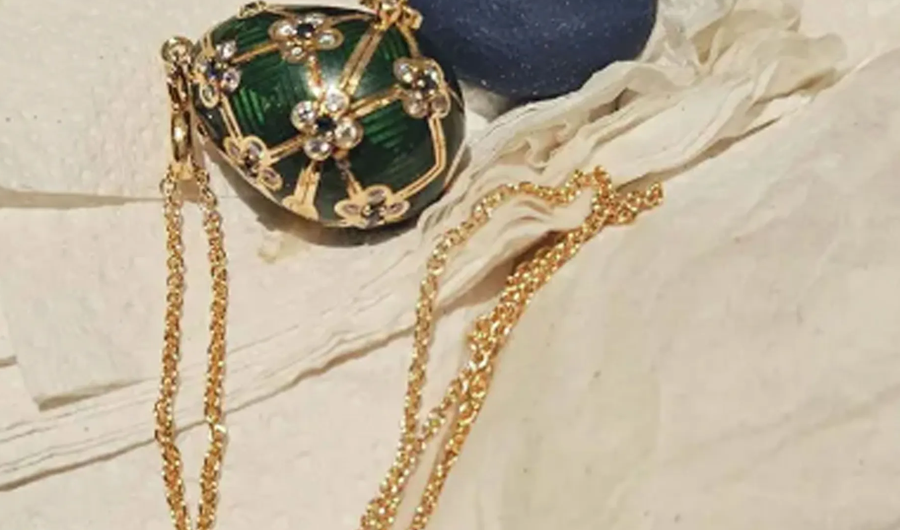 شرطة نيوزيلندا تستعيد قلادة ثمينة ابتلعها مشتبه به بعد 6 أيام من المراقبة