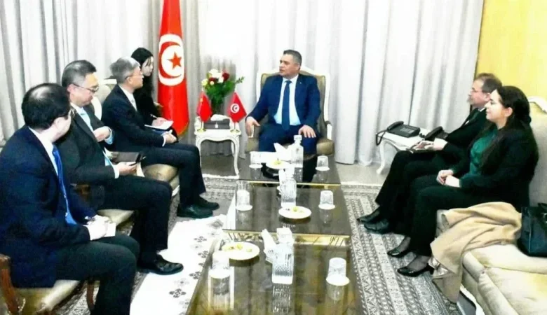 وزير الداخلية التونسي يستقبل سفير الصين لتعزيز التعاون المشترك