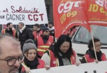 نقابات فرنسية تتظاهر في ليون رفضاً لخطة موازنة 2026