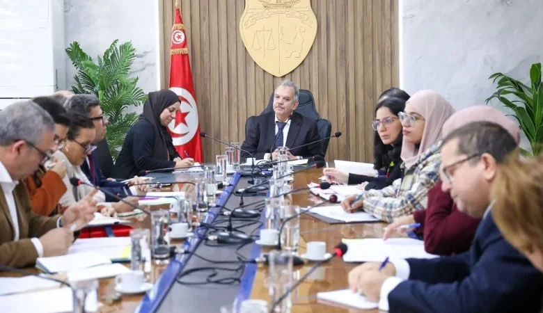 تونس :وزير الشباب يشرف على متابعة مشروع إعادة بناء الملعب الأولمبي بالمنزه 1 تونس :وزير الشباب يشرف على متابعة مشروع إعادة بناء الملعب الأولمبي بالمنزه