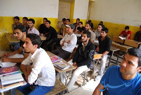 العراق يرفع سن التسجيل في التعليم المسرّع إلى 22 عاماً للعام الدراسي 2025-2026