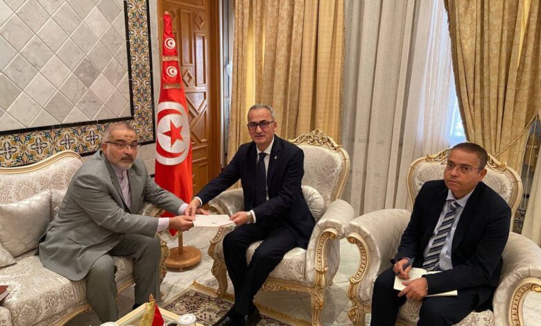 السفير الإيراني في تونس يسلم دعوة رسمية إلى وزير الخارجية التونسي لزيارة طهران 1 السفير الإيراني في تونس يسلم دعوة رسمية إلى وزير الخارجية التونسي لزيارة طهران