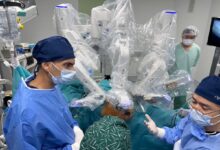 تونس تدخل عصر الجراحة الدقيقة.. إجراء أول عملية استئصال كلية بالروبوت في المستشفى الجامعي "شارل نيكول"