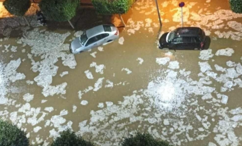الجزائر:سيول غزيرة تغلق طرقًا بالعاصمة الجزائرية وتعطل حركة المرور