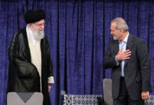 إعلام: بزشكيان عرض استقالته على خامنئي بسبب تفاقم الأزمات الاقتصادية والسياسية