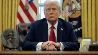 الولايات المتحدة ترحّل 50 شخصاً بينهم إيرانيون وعرب على متن طائرة مستأجرة 3 الولايات المتحدة ترحّل 50 شخصاً بينهم إيرانيون وعرب على متن طائرة مستأجرة