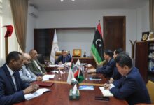 ليبيا تبحث مع شركة صينية استئناف مشاريع البنية التحتية وتطوير برنامج الإسكان