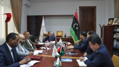 ليبيا تبحث مع شركة صينية استئناف مشاريع البنية التحتية وتطوير برنامج الإسكان