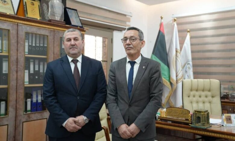 ليبيا وتونس تبحثان تعزيز السياحة والصناعات التقليدية