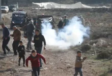 إصابات فلسطينية في بيتا وتصاعد اعتداءات المستوطنين بالضفة الغربية