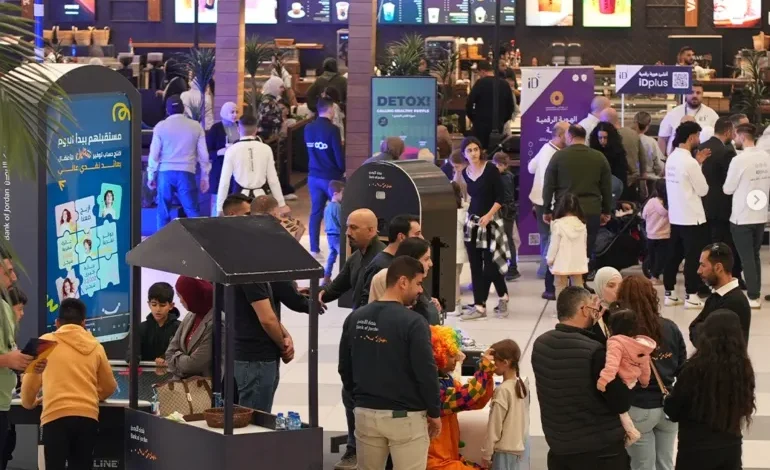 غضب واسع بعد استضافة "آيكون مول" برام الله قناة إسرائيلية وإجراء مقابلات مع فلسطينيين