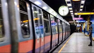 مصر. تعطل مفاجئ في خط مترو الأنفاق بمحطة جامعة القاهرة يعطل حركة الركاب