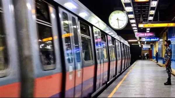 مصر. تعطل مفاجئ في خط مترو الأنفاق بمحطة جامعة القاهرة يعطل حركة الركاب 1 مصر. تعطل مفاجئ في خط مترو الأنفاق بمحطة جامعة القاهرة يعطل حركة الركاب