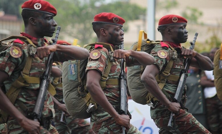 عسكريون في بنين يعلنون إقالة الرئيس تالون والسيطرة على السلطة