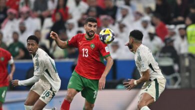 المغرب يتصدر المجموعة بعد فوز صعب على السعودية في كأس العرب 2 المغرب يتصدر المجموعة بعد فوز صعب على السعودية في كأس العرب