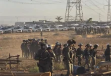 الشرطة الإسرائيلية تفرض طوقًا أمنيًا على قرية الترابين بالنقب بعد احتجاجات