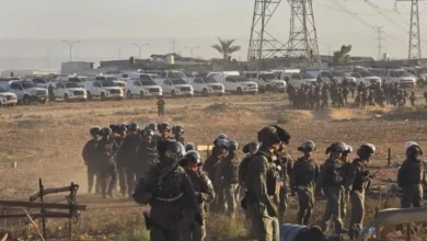 الشرطة الإسرائيلية تفرض طوقًا أمنيًا على قرية الترابين بالنقب بعد احتجاجات