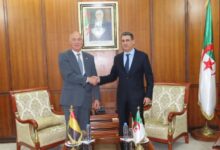 الجزائر وبلجيكا تبحثان إطلاق مشاريع توأمة في القطاع الصحي