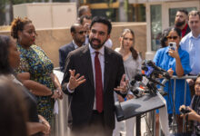 «اعرف حقوقك»: زهران ممداني يشجّع المواطنين على «الوقوف» في وجه ICE ويقدّم نصائح لإحباط عمل العملاء الفيدراليين