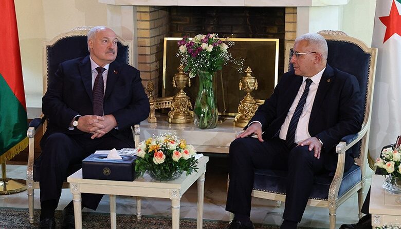 الرئيس البيلاروسي يبدأ زيارة رسمية إلى الجزائر لتعزيز التعاون الثنائي 1 الرئيس البيلاروسي يبدأ زيارة رسمية إلى الجزائر لتعزيز التعاون الثنائي