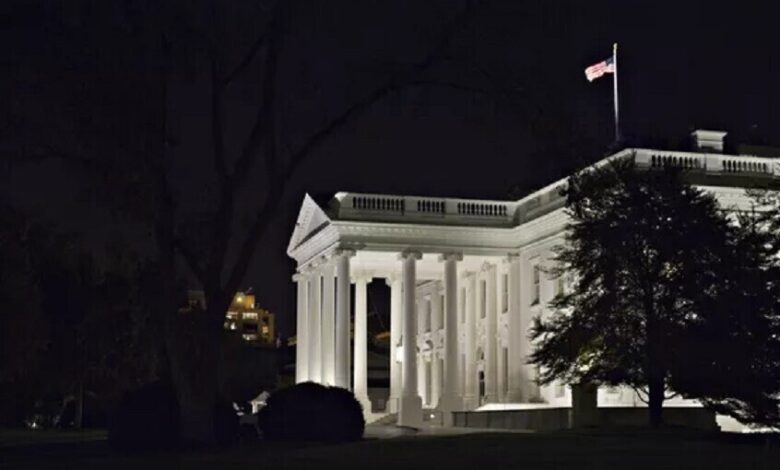 البيت الأبيض يطلق خطاً خاصاً للإبلاغ عن الأخبار "المزيفة" ضمن حملة لمواجهة التحيز الإعلامي