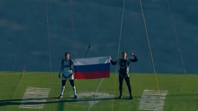 صانع محتوى روسي يكرر احتفال رونالدو على ملعب طائر بارتفاع 1700 متر