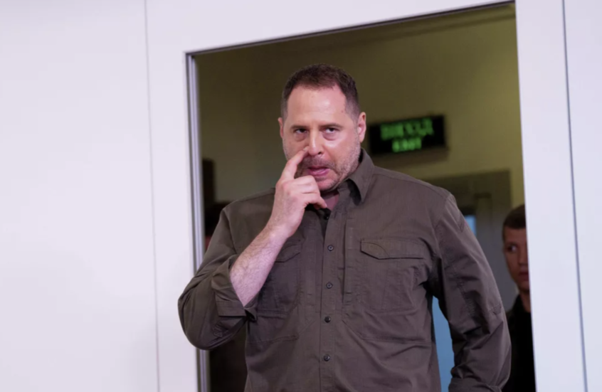 زيلينسكي يقيل أندريه يرماك من مجلس الأمن القومي والدفاع وسط تحقيقات فساد في قطاع الطاقة