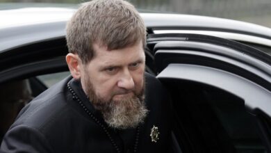 حاكم الشيشان يهاجم زيلينسكي ويدعو الأوكرانيين لـ"قول كلمتهم" بعد هجوم استهدف مبنى في غروزني