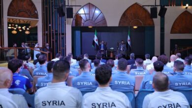 الرئيس السوري يلتقي بعثة المنتخب الوطني المشارك في كأس العرب 2025 بالدوحة