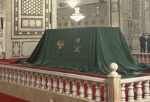 سوريا تتسلم قطعة من ستار الكعبة هدية من ولي العهد السعودي محمد بن سلمان