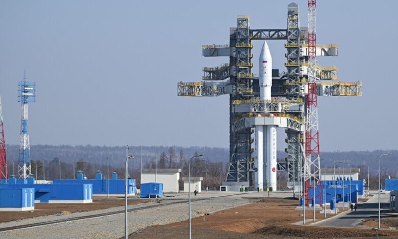 روسيا تشغل منصة إطلاق صواريخ "أنغارا" الثقيلة في مطار فوستوتشني الفضائي 1 روسيا تشغل منصة إطلاق صواريخ "أنغارا" الثقيلة في مطار فوستوتشني الفضائي