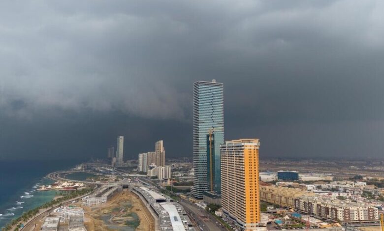 السعودية: أمطار غزيرة تشلّ حركة السير في جدة و«الأرصاد» يمدّد الإنذار الأحمر 1 السعودية: أمطار غزيرة تشلّ حركة السير في جدة و«الأرصاد» يمدّد الإنذار الأحمر