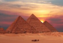 إيطاليون يثيرون جدلًا حول هياكل ضخمة تحت أهرامات الجيزة ورفض مصري لها