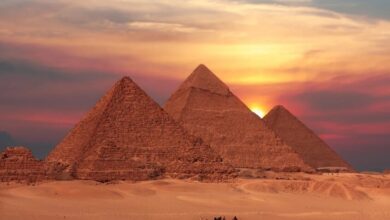 إيطاليون يثيرون جدلًا حول هياكل ضخمة تحت أهرامات الجيزة ورفض مصري لها