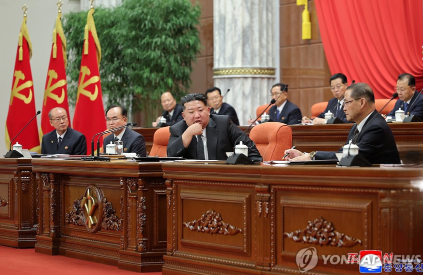 كوريا الشمالية: كيم يستعرض "النجاحات الكبرى" ويصل إلى "استنتاجات مهمة" 4 كوريا الشمالية: كيم يستعرض "النجاحات الكبرى" ويصل إلى "استنتاجات مهمة"