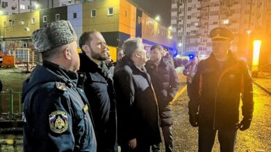 7 مصابين بينهم طفل إثر سقوط طائرة مسيرة على مبنى سكني في تفير الروسية 5 7 مصابين بينهم طفل إثر سقوط طائرة مسيرة على مبنى سكني في تفير الروسية