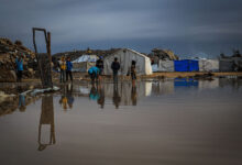 وفاة في قطاع غزة خلال 24 ساعة جراء العاصفة والبرد القارس