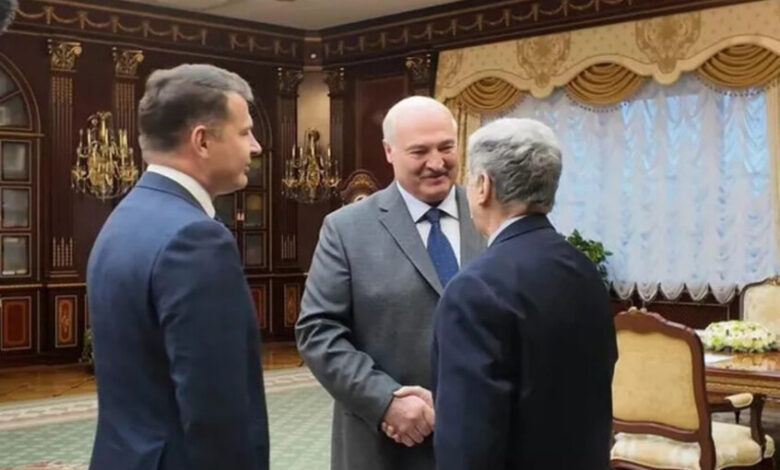 الرئيس البيلاروسي يجري مباحثات مع وفد أمريكي في مينسك لبحث العلاقات الثنائية