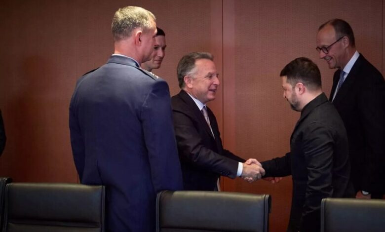 واشنطن تصف اجتماع مستشاري ترامب وزيلينسكي في برلين بالمثمر