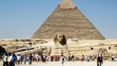 عالم الاثار المصري زاهي حواس يرفض مزاعم راصد الزلازل الهولندي حول بناء أهرامات الجيزة ويصفها بـ«الخزعبلات» 2 عالم الاثار المصري زاهي حواس يرفض مزاعم راصد الزلازل الهولندي حول بناء أهرامات الجيزة ويصفها بـ«الخزعبلات»