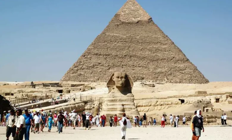 عالم الاثار المصري زاهي حواس يرفض مزاعم راصد الزلازل الهولندي حول بناء أهرامات الجيزة ويصفها بـ«الخزعبلات» 1 عالم الاثار المصري زاهي حواس يرفض مزاعم راصد الزلازل الهولندي حول بناء أهرامات الجيزة ويصفها بـ«الخزعبلات»