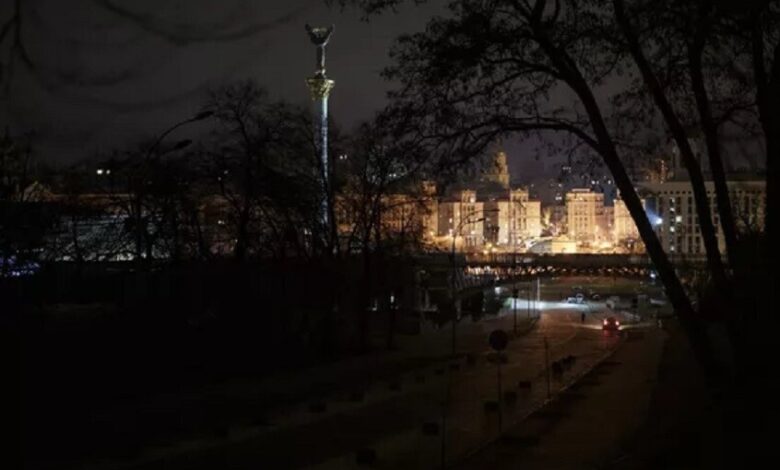 إنذار جوي في كييف بعد دوي انفجارات في سماء العاصمة الأوكرانية 1 إنذار جوي في كييف بعد دوي انفجارات في سماء العاصمة الأوكرانية