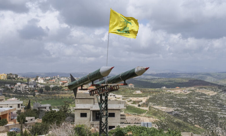 إسرائيل تلوّح بحرب قريبة على حزب الله وموقع عبري يحذر من التسرع