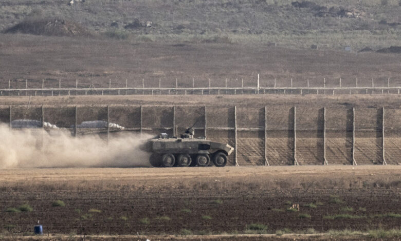 مستوطنون إسرائيليون يتوغلون داخل غزة ويرفعون العلم قبل أن يعيدهم الجيش 1 مستوطنون إسرائيليون يتوغلون داخل غزة ويرفعون العلم قبل أن يعيدهم الجيش