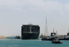 مصر: تعافي الملاحة في قناة السويس بعد اتفاق شرم الشيخ وعبور أول سفينة ميرسك منذ عامين