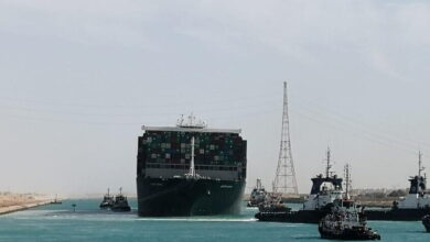 مصر: تعافي الملاحة في قناة السويس بعد اتفاق شرم الشيخ وعبور أول سفينة ميرسك منذ عامين