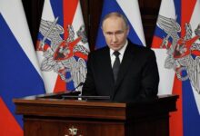 بوتين يهنئ موظفي أجهزة الأمن الروسية ويشيد بدورهم في حماية البلاد